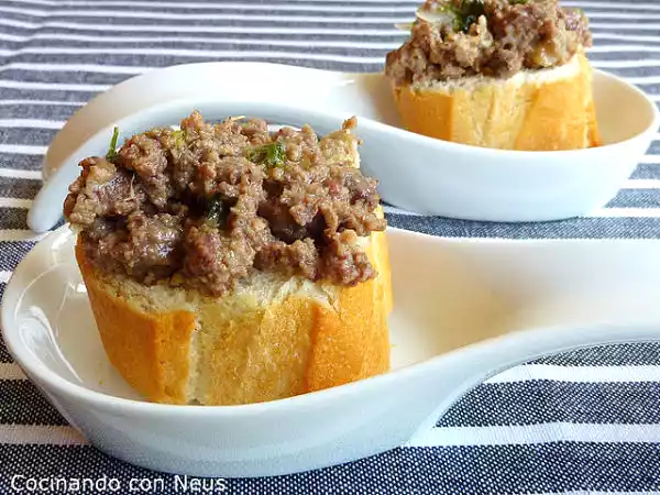Receta Montadito de cebolla caramelizada con morcilla