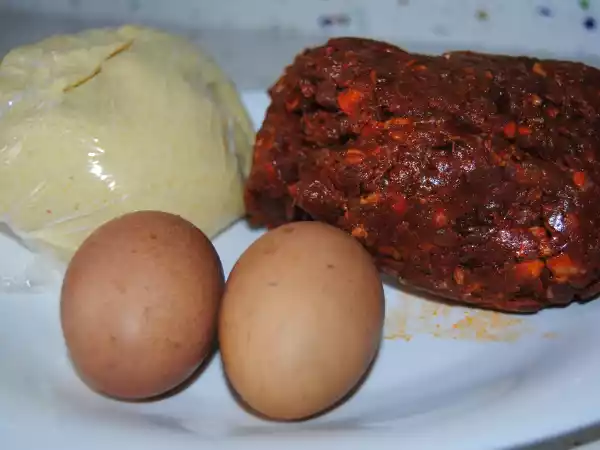 Receta Tortos de maíz con huevos y picadillo