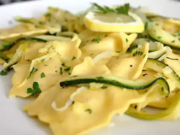 Receta Ravioli 4 quesos con calabacín al limón