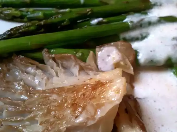Receta Espárragos y setas ensalsados