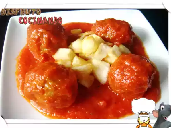 Receta Albóndigas de espinacas y calabacín en salsa
