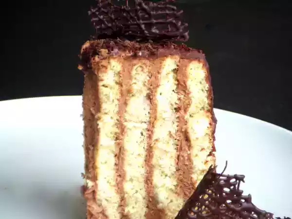 Receta Tarta rayada de trufa y chocolate