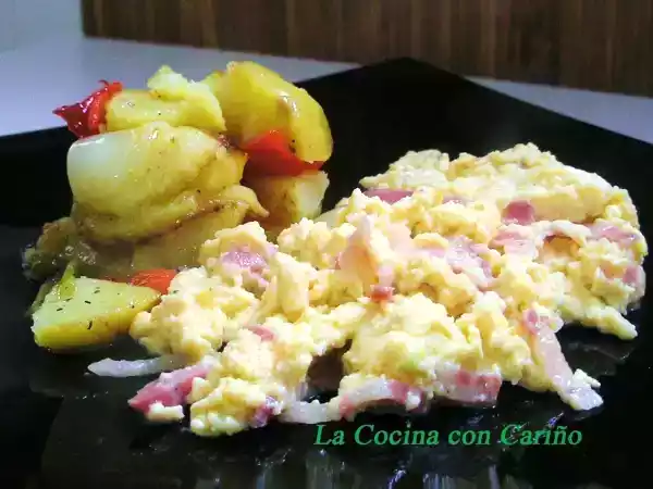 Receta Revuelto con quesos y papas a lo pobre