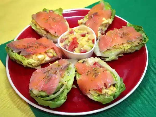 Receta Cogollos rellenos de salmón ahumado