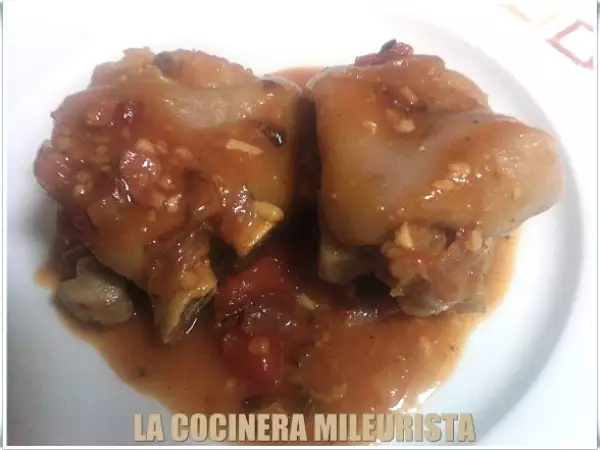 Receta Pies de cerdo con chorizo y jamón (olla rápida)