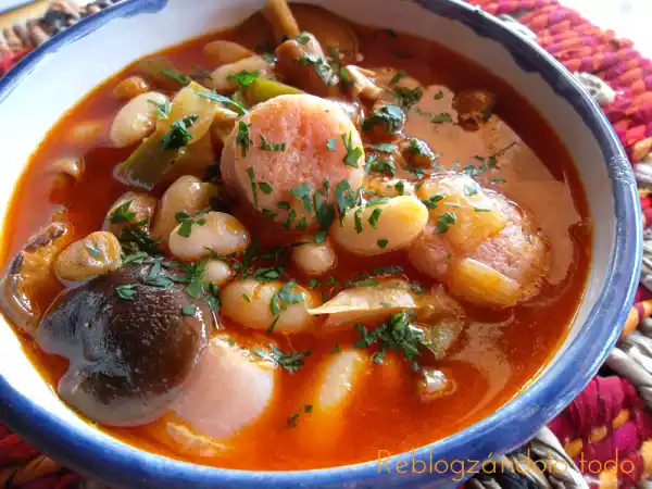 Receta Alubias con setas y negrets