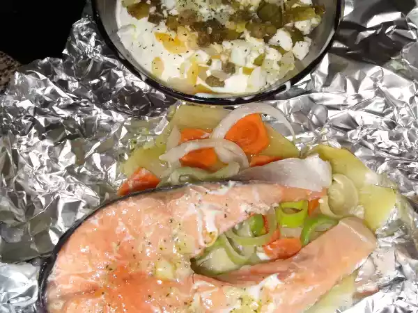 Receta Salmón al papillote con salsa tártara