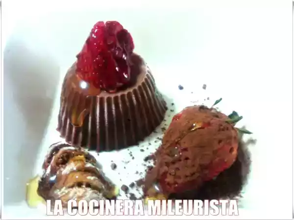 Receta Bombón de chocolate relleno de higos y fresas