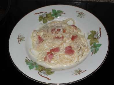 Receta Espaguettis con salsa de requesón y bacon