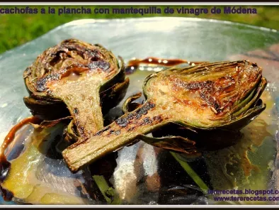 Alcachofas a la plancha con mantequilla de vinagre de módena