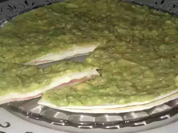 Receta Quesadilla de jamón y queso con guacamole