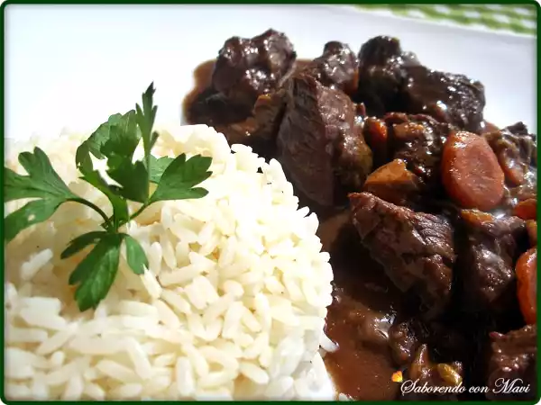 Receta Ternera en salsa de chocolate y galletas