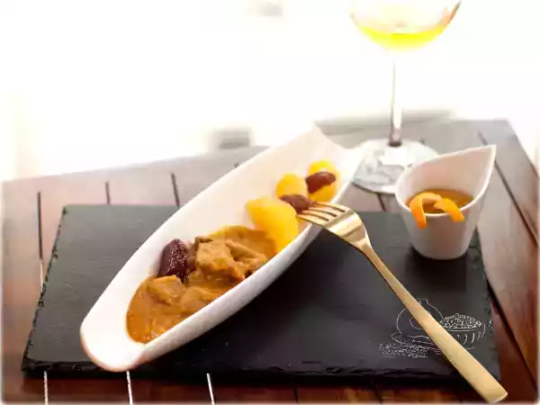 Receta Secreto ibérico con salsa de naranja y dátiles