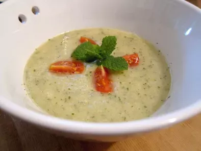 Receta Sopa fría de melón, almendras y hierbabuena
