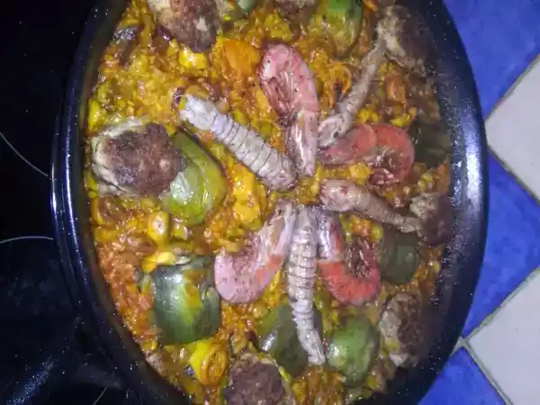 Receta Paella con habas y alcachofa