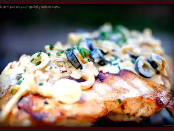 Receta Pechuga de pavo con roquefort y aceitunas