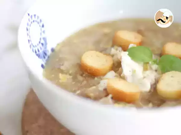 Receta Sopa de ajo y huevo, el entrante perfecto