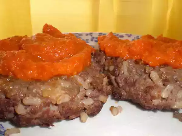 Receta Filetes rusos con salsa de tomate especiada