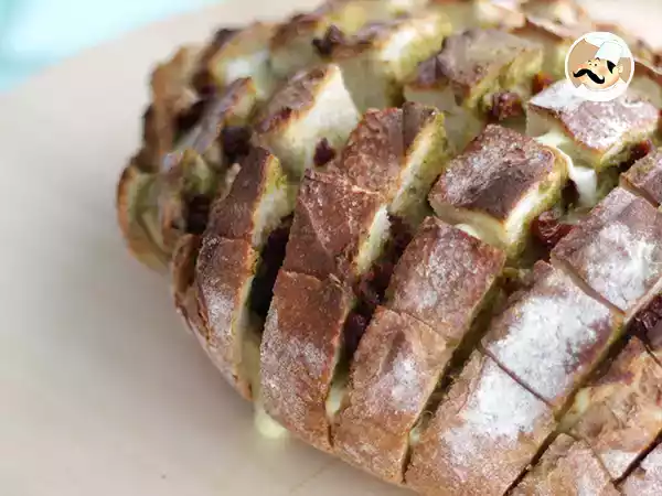 Receta Pan de hogaza con queso y pesto