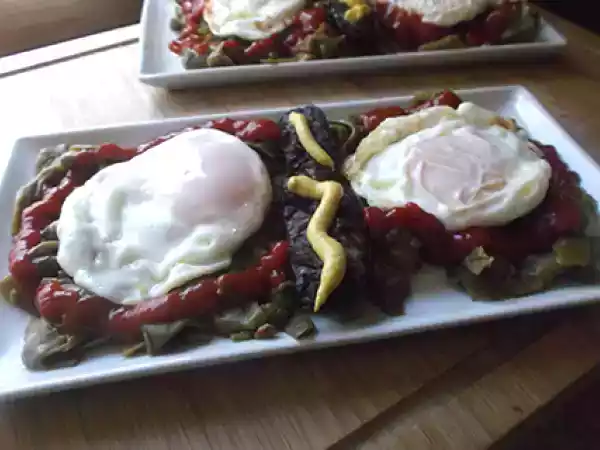 Receta Judias verdes con morcilla y huevos fritos