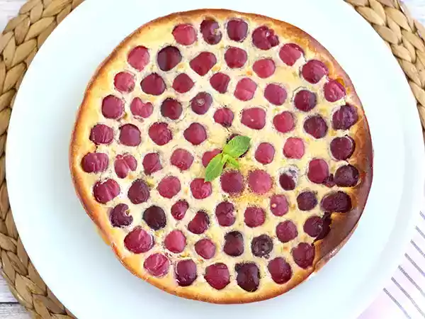 Receta Clafoutis de cerezas, pastel con fruta de verano