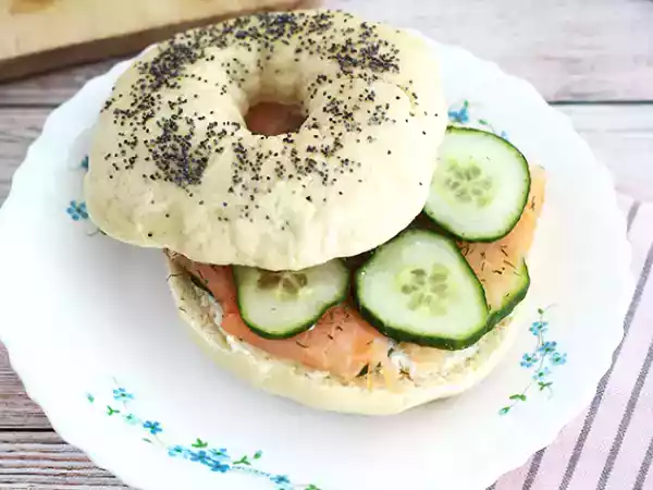 Receta Bagel de salmón, pepino y queso