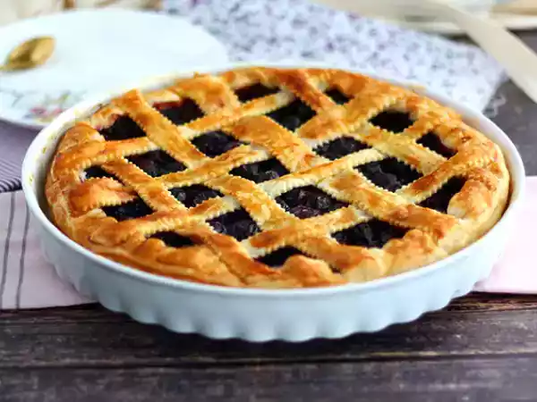 Receta Tarta de cerezas con hojaldre trenzado