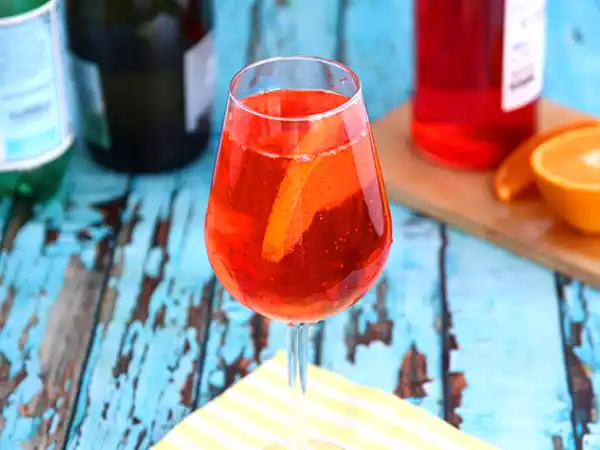 Receta Spritz, el famoso cóctel italiano con aperol