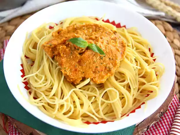 Receta Salsa de pesto rojo fácil