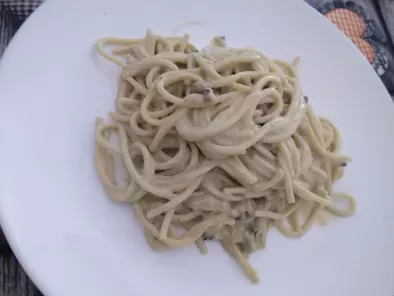 Receta Espaguetis con salsa carbonara de aguacate