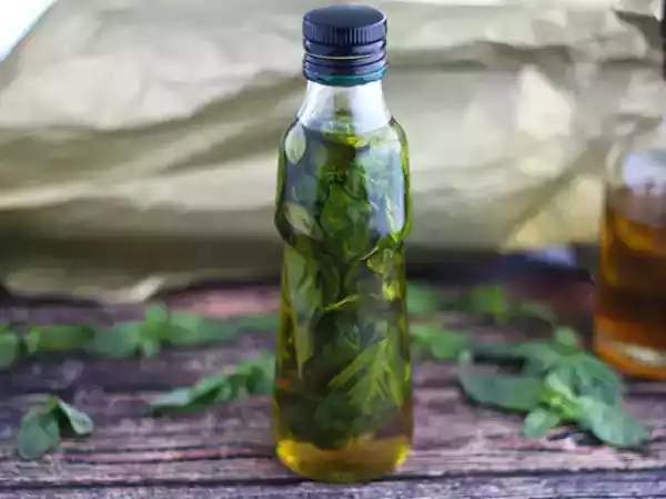 Receta Aceite aromatizado de albahaca