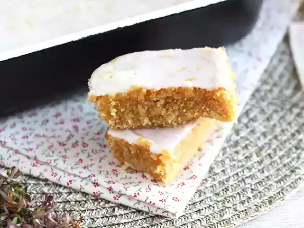 Receta Brownie de limón y avena con glaseado de limón