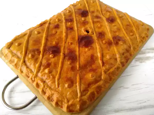 Receta Empanada de atún con masa casera de cerveza {en panificadora y sin levadura}