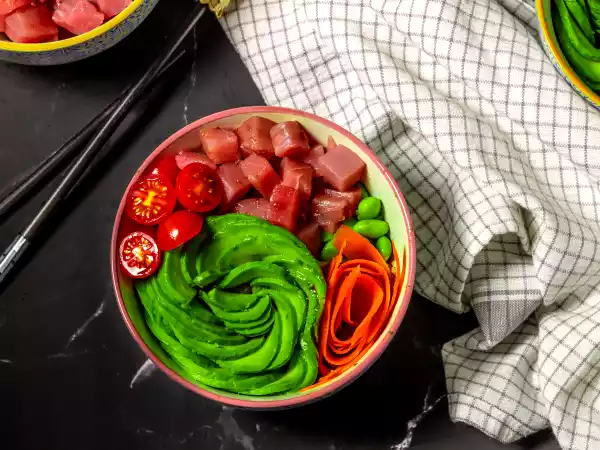 Receta Poke bowl de atún bajo en calorías