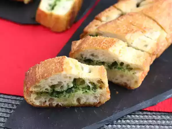 Receta Pan de ajo, perejil y mantequilla: prefou