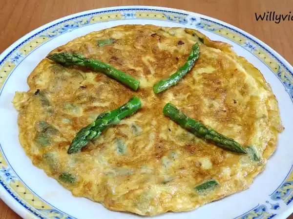 Receta Tortilla de espárragos trigueros con cebolla