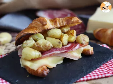 Receta Croissant con queso raclette y patata para un brunch gourmet