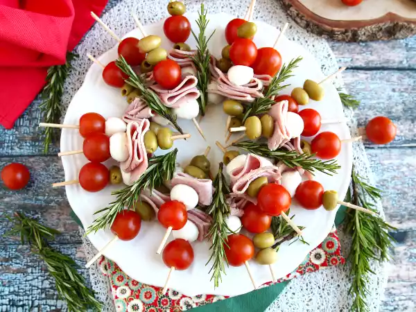 Receta Corona de navidad con brochetas