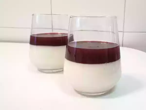 Receta Vasitos de queso crema y mermelada