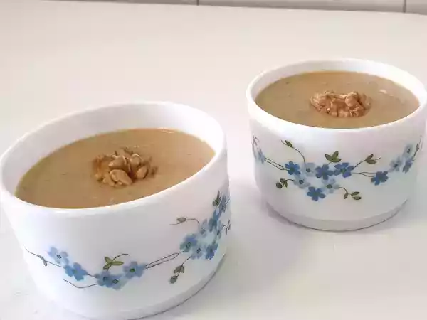 Receta Intxaursalsa, postre típico vasco