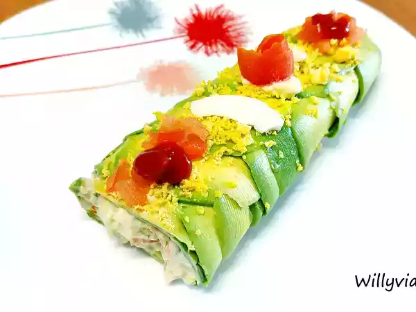 Receta Canelón de aguacate relleno de langostinos y salsa tártara