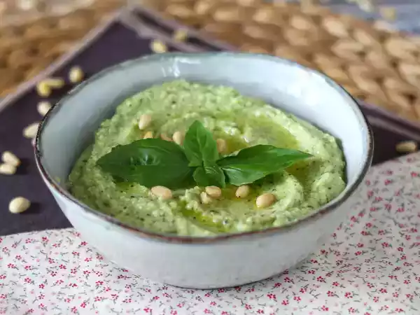 Receta Pesto de calabacín, la salsa saludable que no necesita cocción
