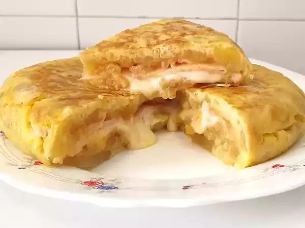 Receta Tortilla de patatas rellena