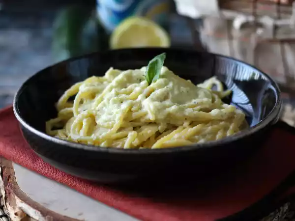Receta Pasta cremosa con calabacines y yogur griego
