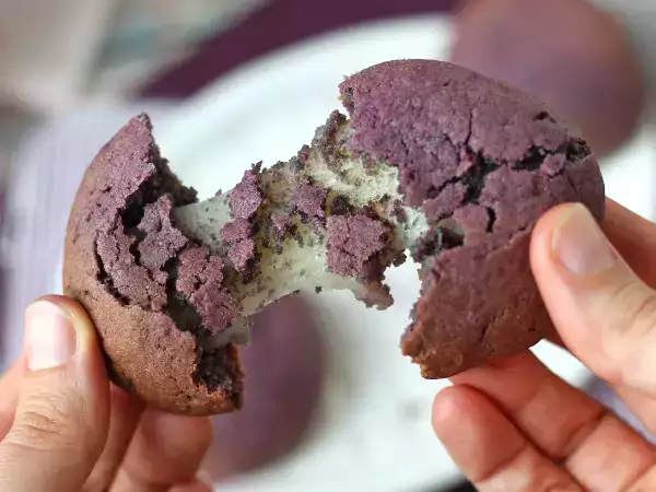 Receta Cookie de ube con corazón de mochi
