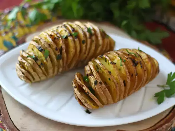Receta Patatas hasselback en freidora de aire: la guarnición sueca más vistosa