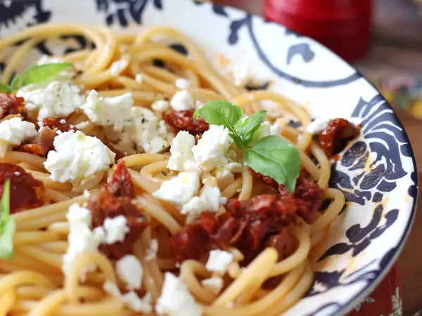 Receta Pasta fría con gazpacho, una receta de verano fresca y sabrosa