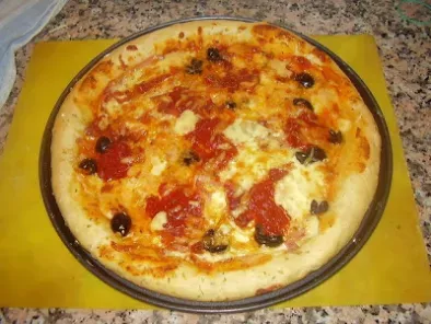 Receta Pizza con el borde relleno de queso