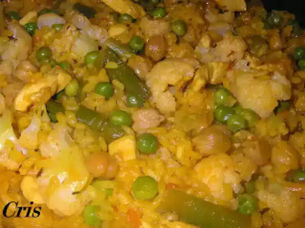 Receta Arroz con pollo, coliflor y garbanzos.
