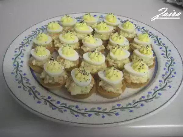 Receta Tartaletas de tartar de salmón y huevos de codorniz